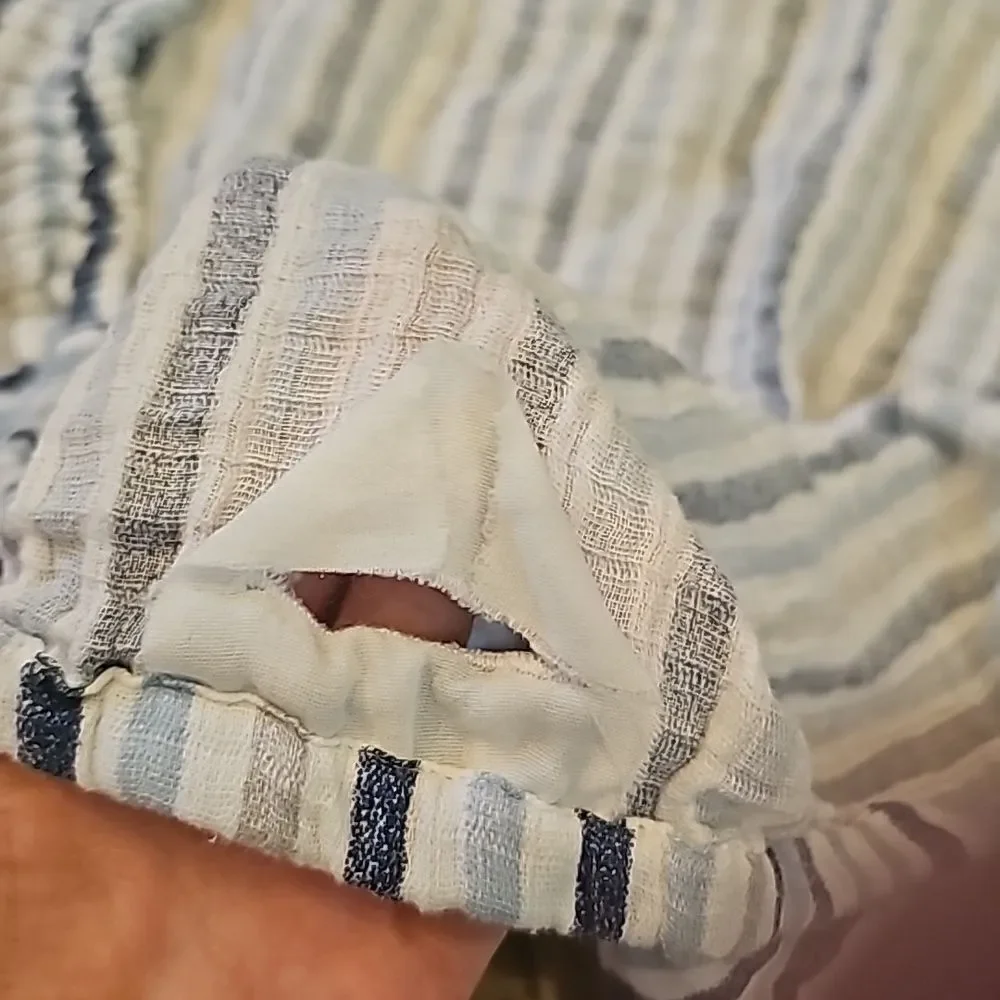 Changing table cover blie stripe